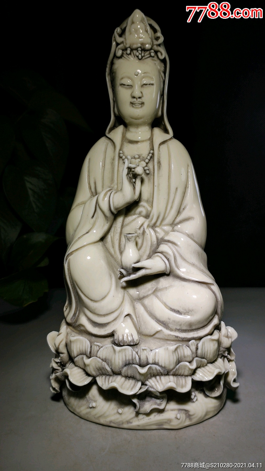 德化观音菩萨像