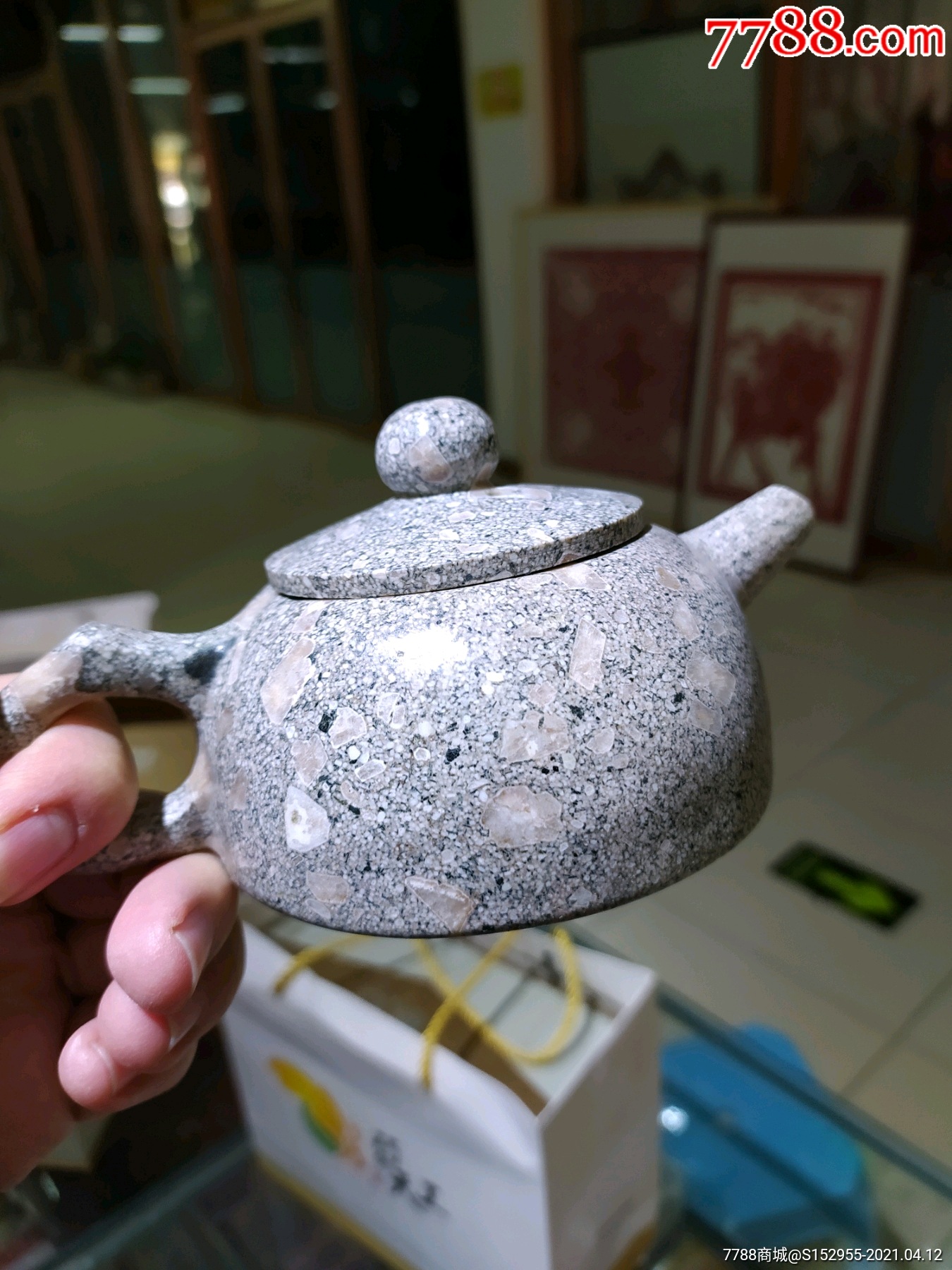 刚收的麦饭石茶壶,带两个茶碗