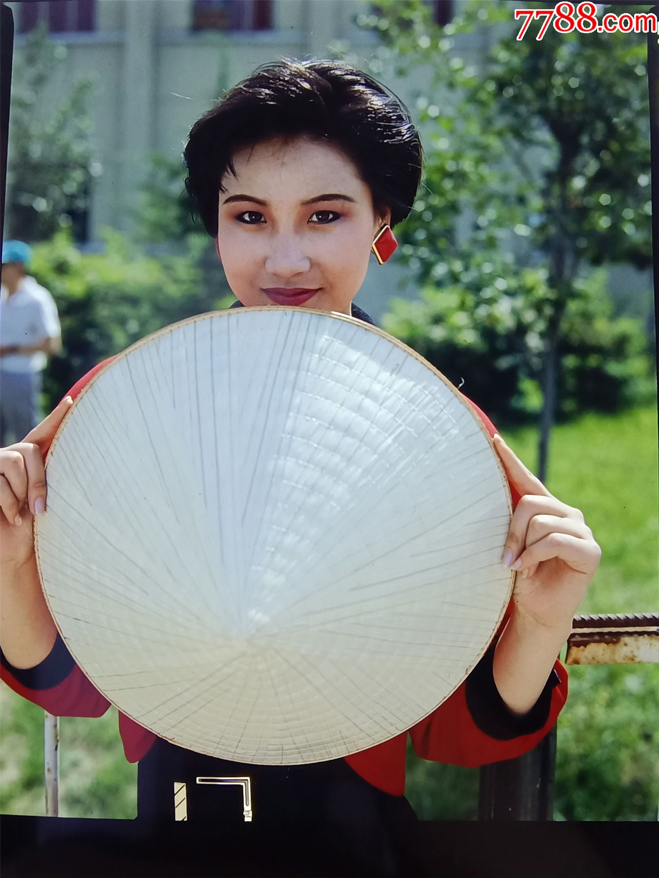 90年代,美女,彩色底片一组,反转片,2张合拍-老照片-7788票证网