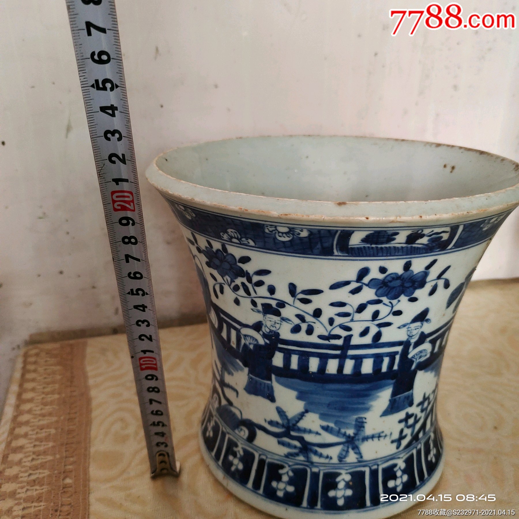 清晚期青花人物笔筒._价格300元_第1张