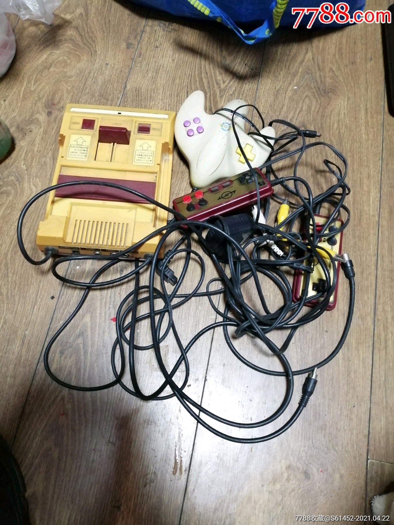 游戏机一台_价格20元【陈州磁带店】_第1张