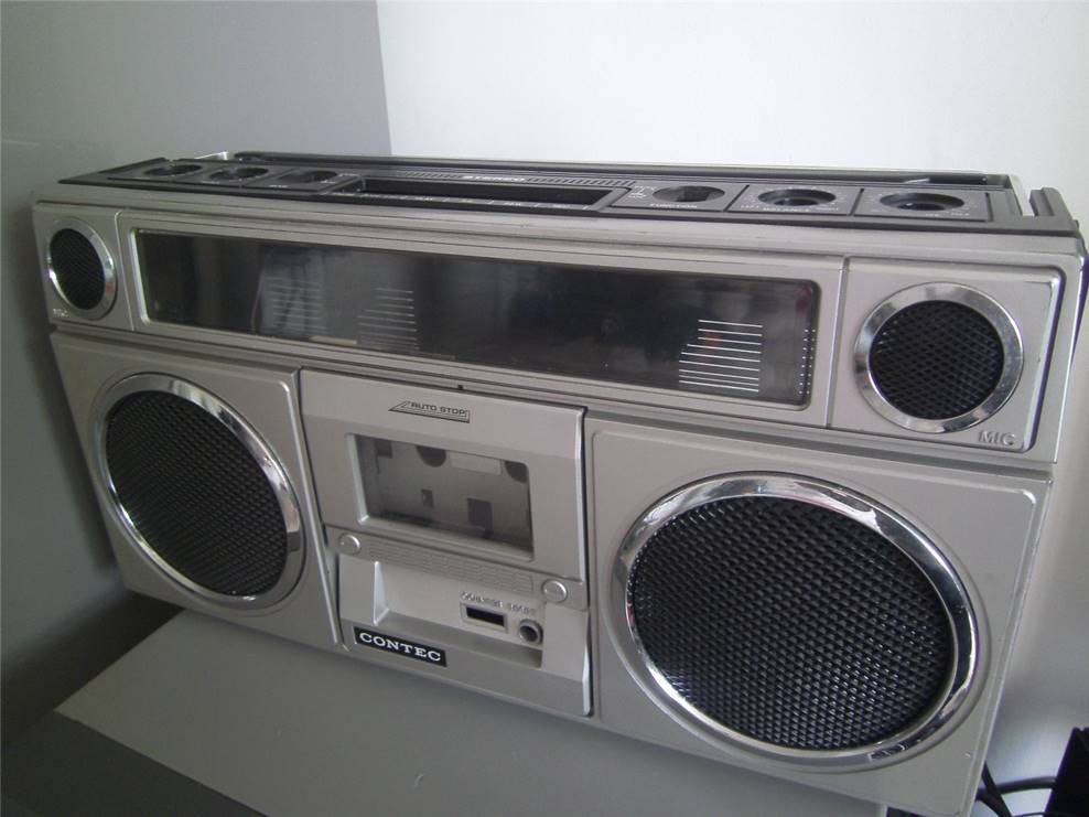 早期香港康艺8080收录机拆机外壳,成色不错,品自定!只是外壳!配件出!