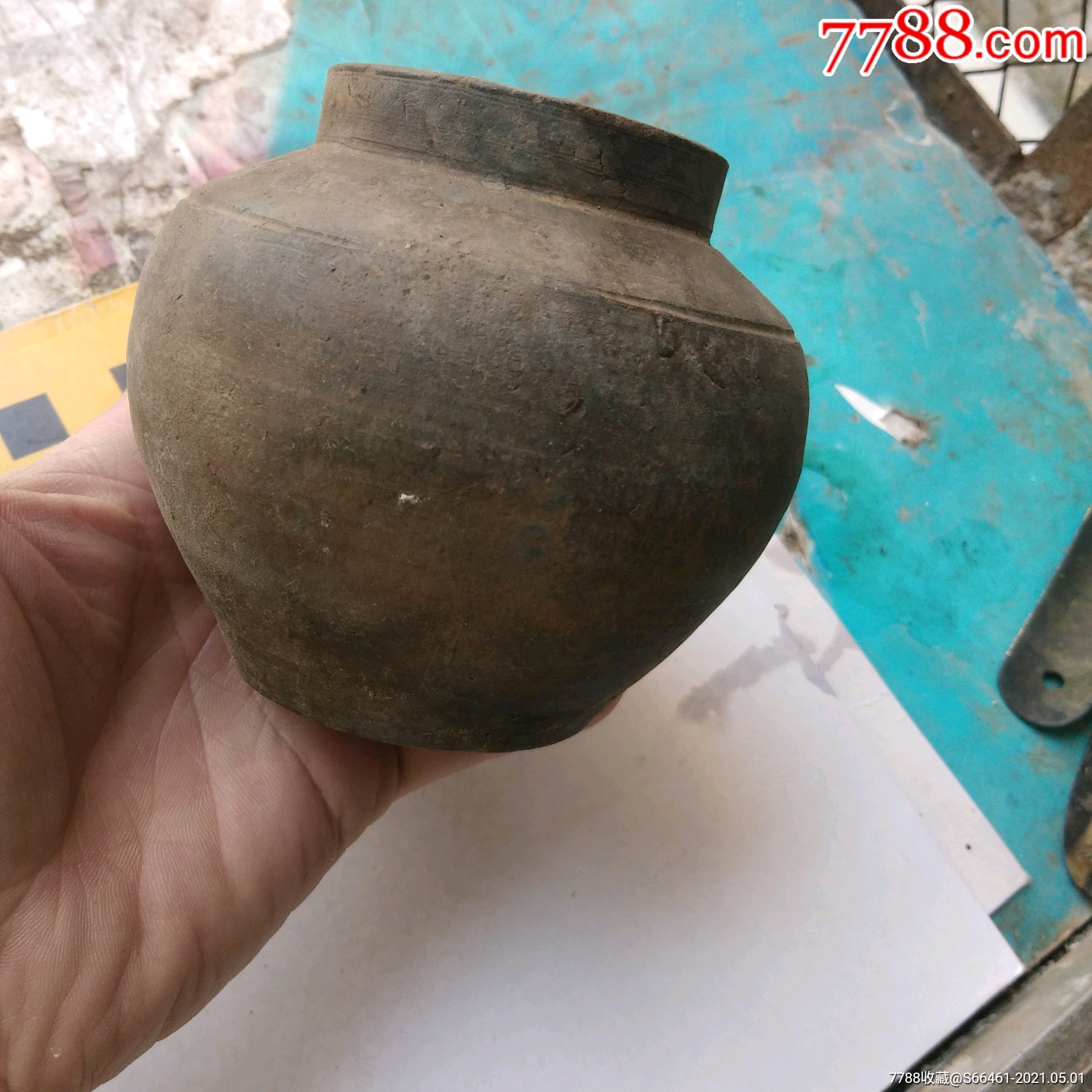 少见出土的古董陶罐一个