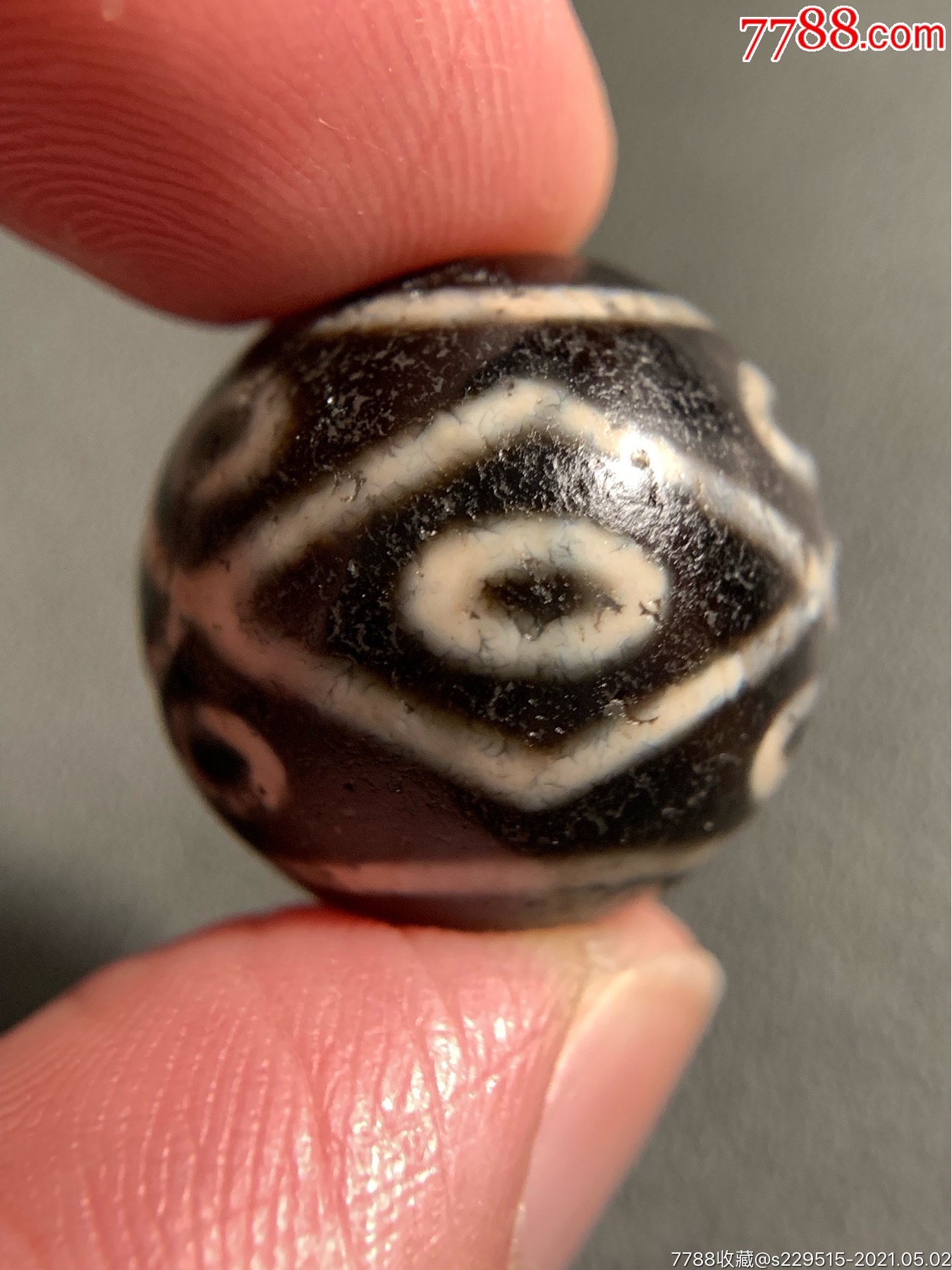 藏传金刚九眼达洛天珠19*20毫米