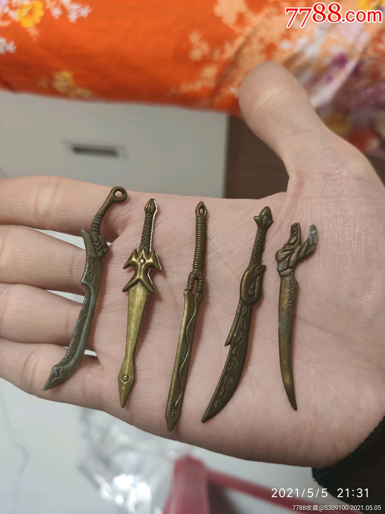 80后怀旧老玩具合金迷你水浒三国兵器武器刀剑模型