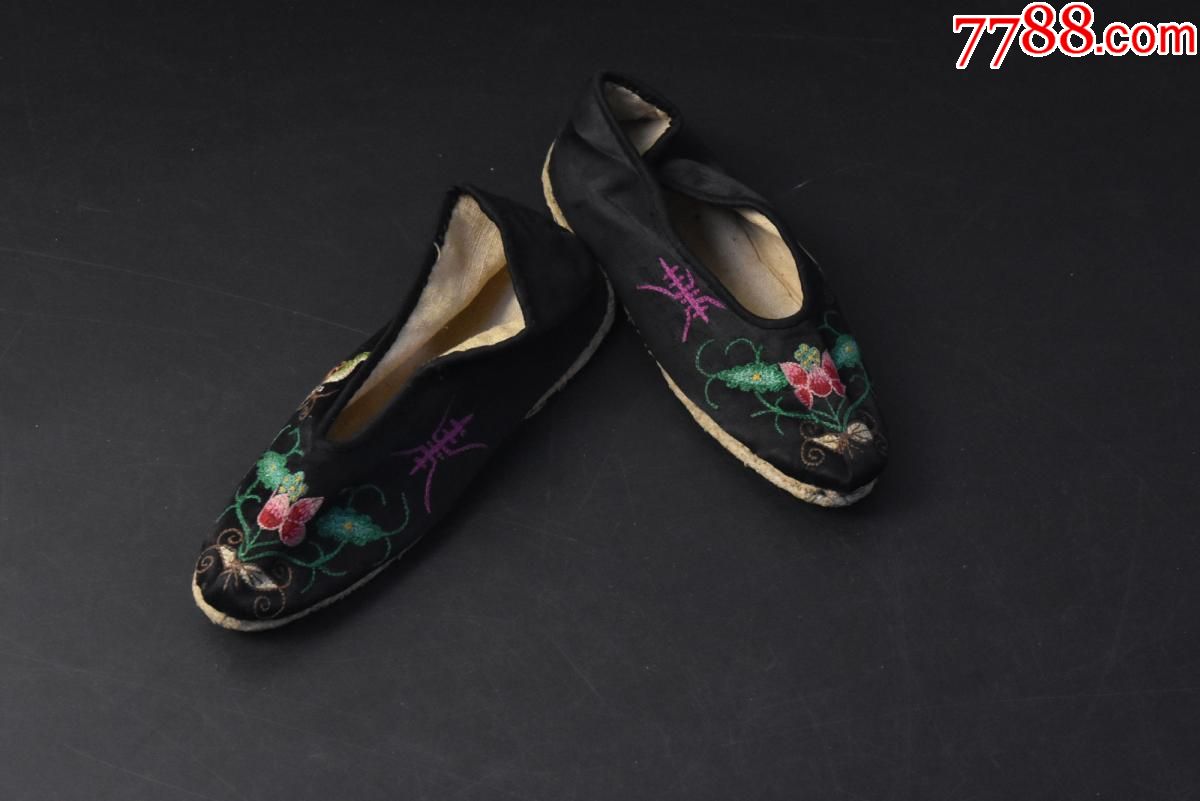 (丙8484)日本回流《三寸金莲绣花鞋》1双_价格800元_第1张