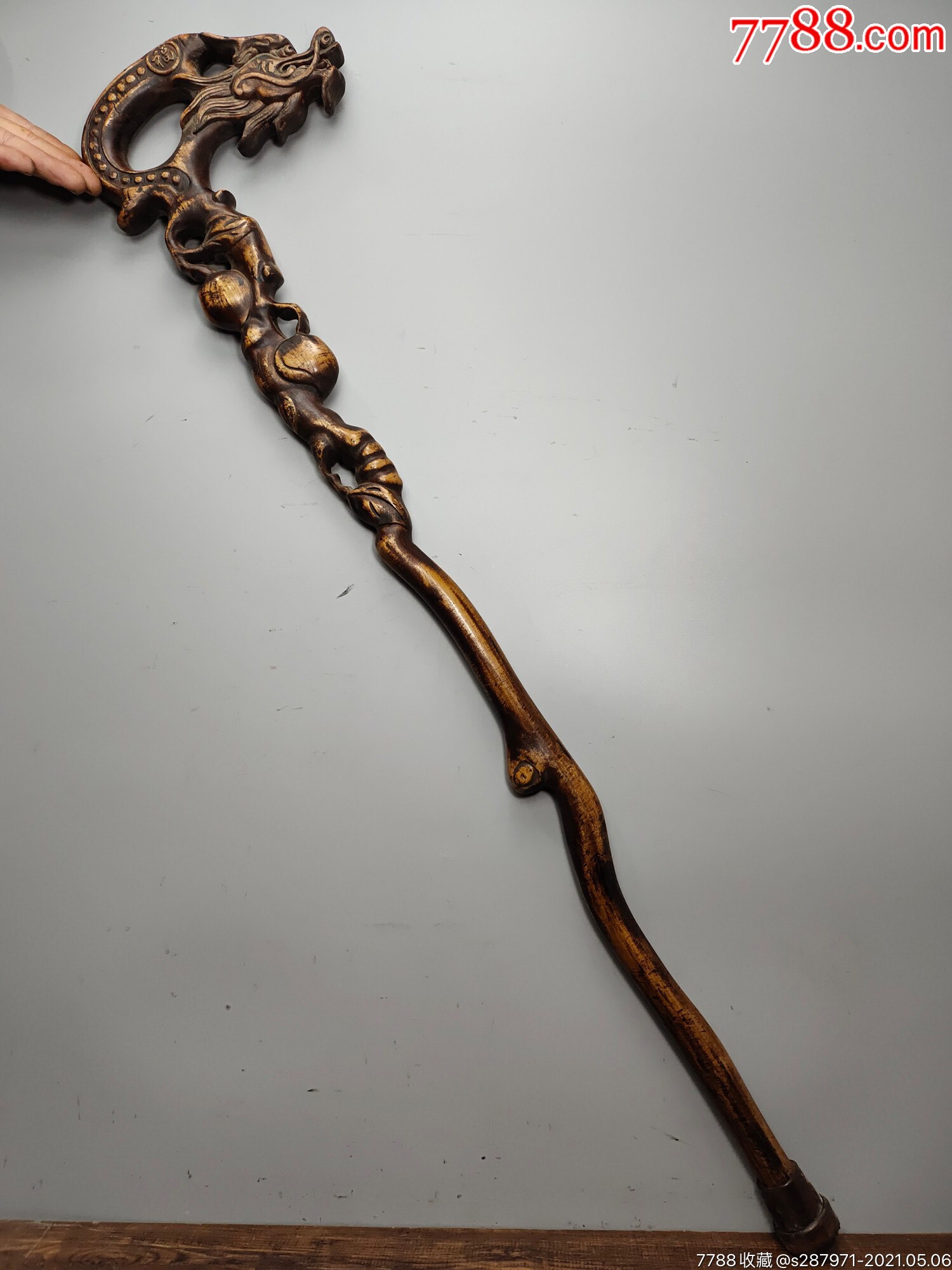 旧藏老桃木雕刻龙头寿桃拐杖桃木龙头拐杖一把直径长92厘米宽195厘米