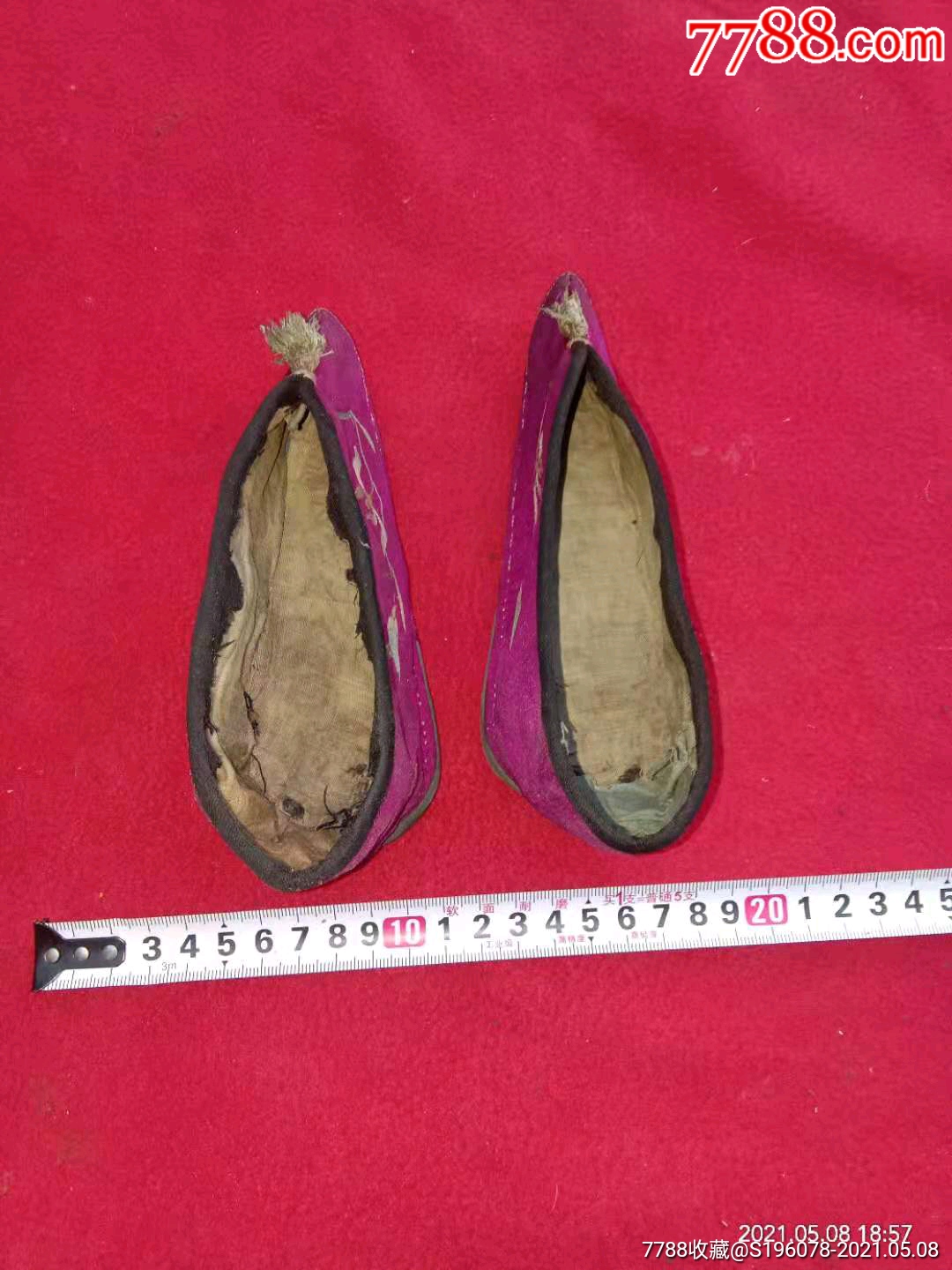 清朝三寸金莲绣花鞋