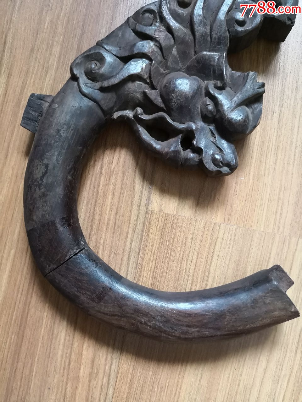 老式龙纹木件