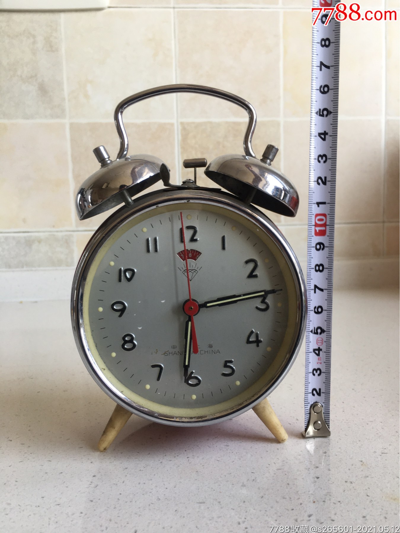 上海钟表厂钻石牌机械发条闹钟