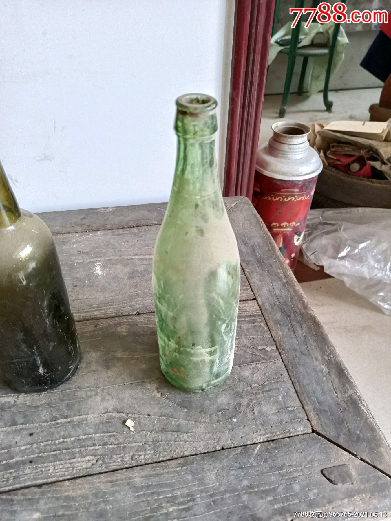 怀旧50年代老压盖酒瓶