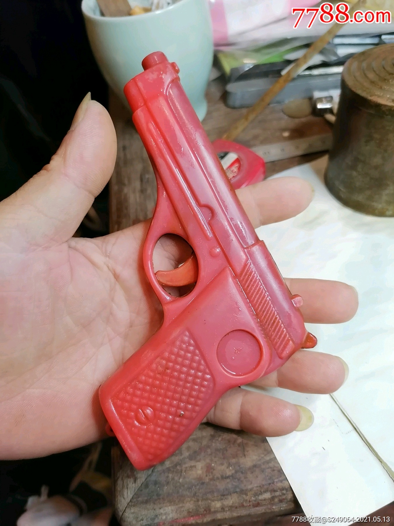 早期塑料玩具枪整体品相不错,如图包真