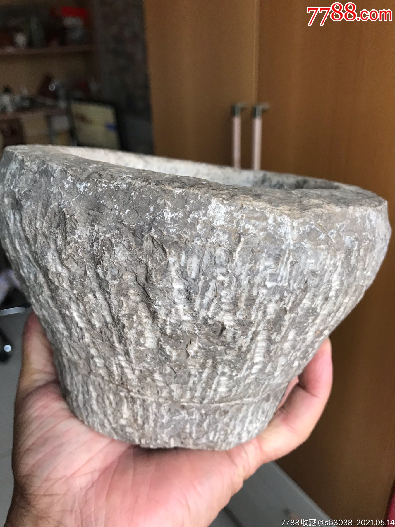 687斤重老青石石臼