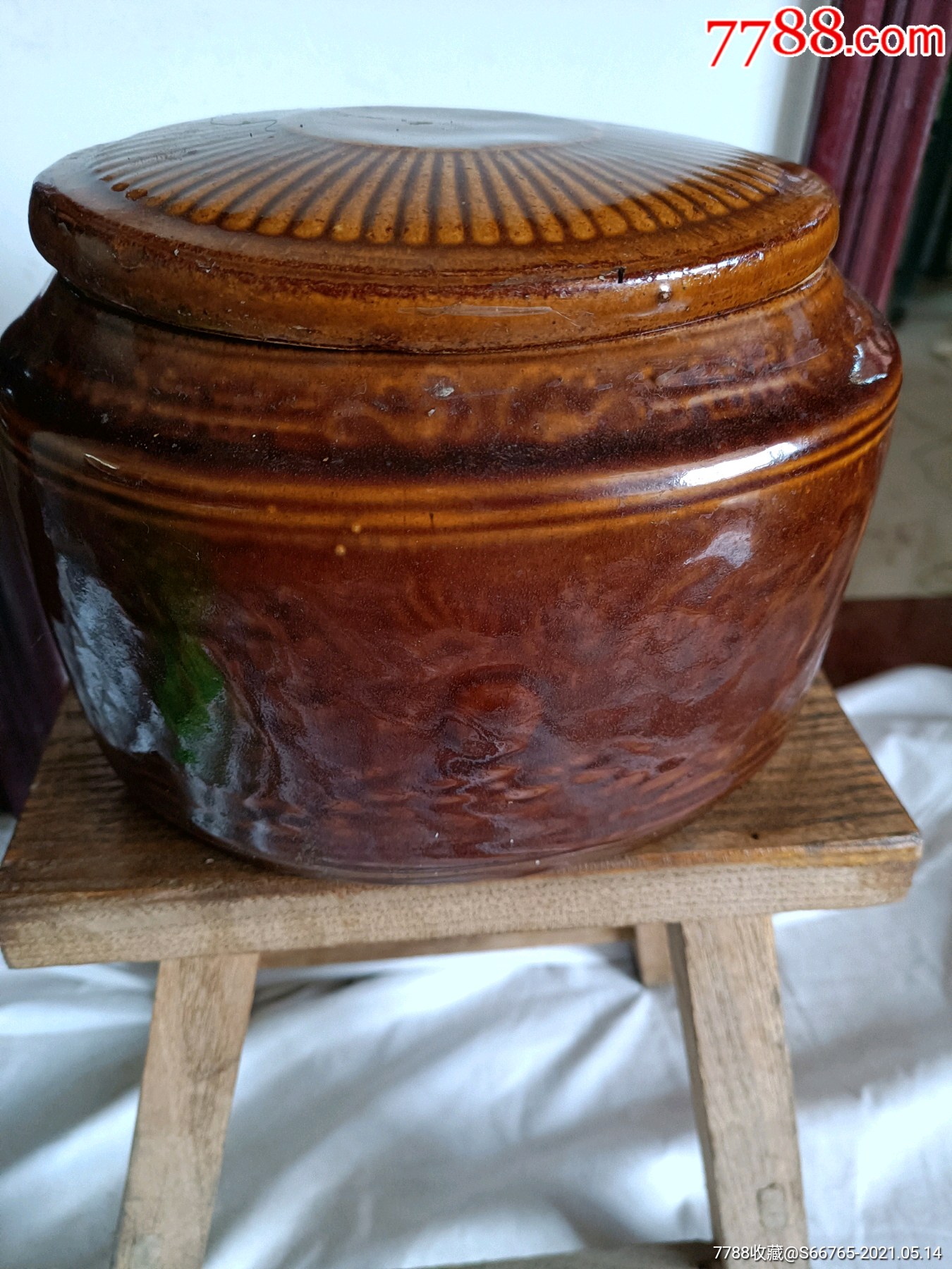 怀旧老北京元宝型酱釉盖罐