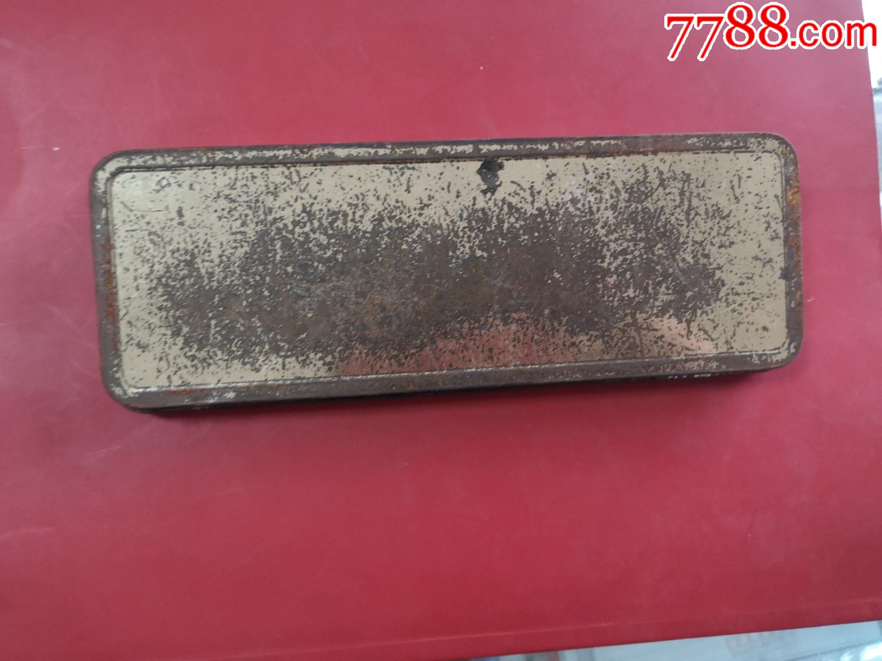 北京松鼠牌铁文具盒