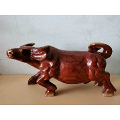 纯手工雕刻香椿木大尺寸牛气冲天摆件