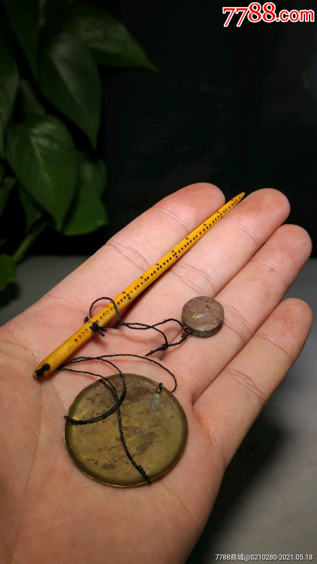 袖珍小戥子造型独特开合自如木质坚硬刻度清晰精致小巧