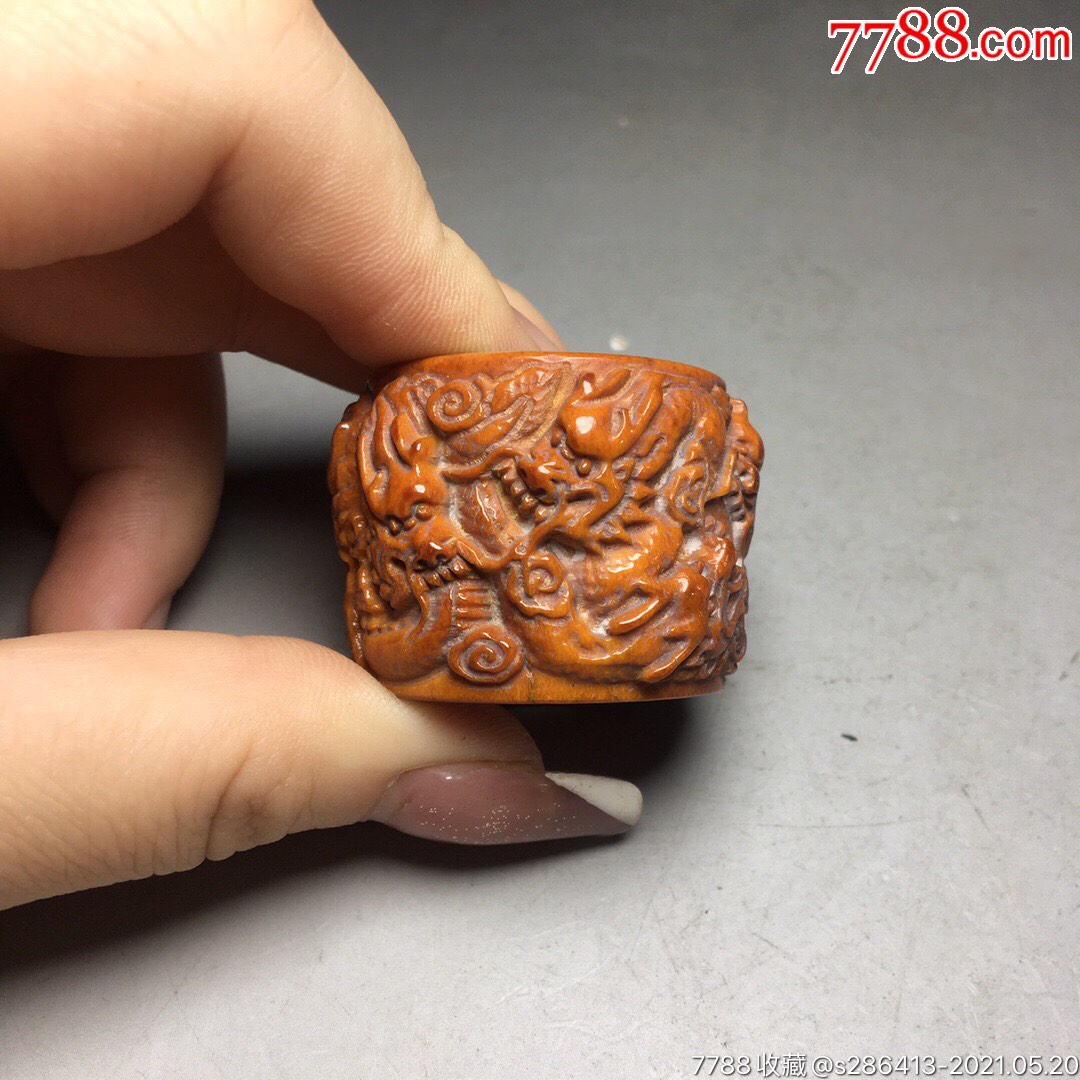 鹿角扳指纹路清晰包浆厚重尺寸内径高2328mm重26克