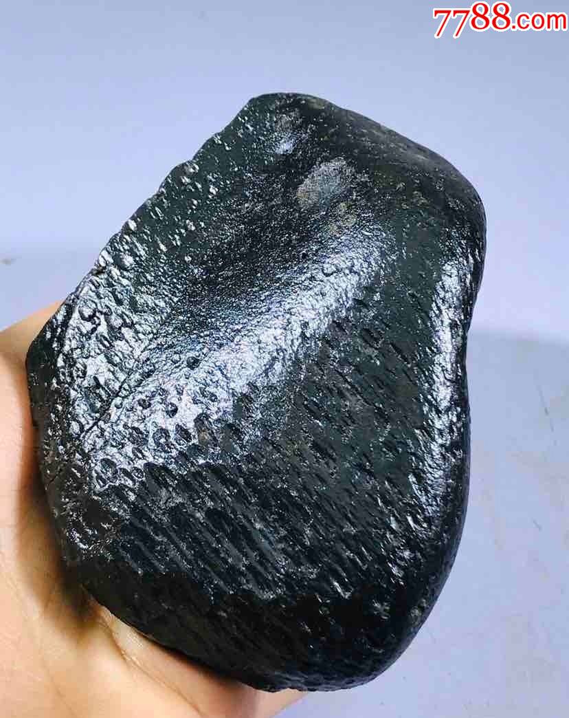 3764细肉岫玉黑青戈壁料原石545.1克_价格100元【玉泉陌】_第1张