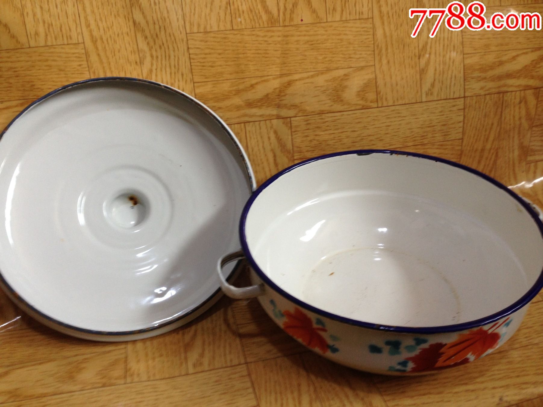 80年代搪瓷盆带盖合拍直径255厘米