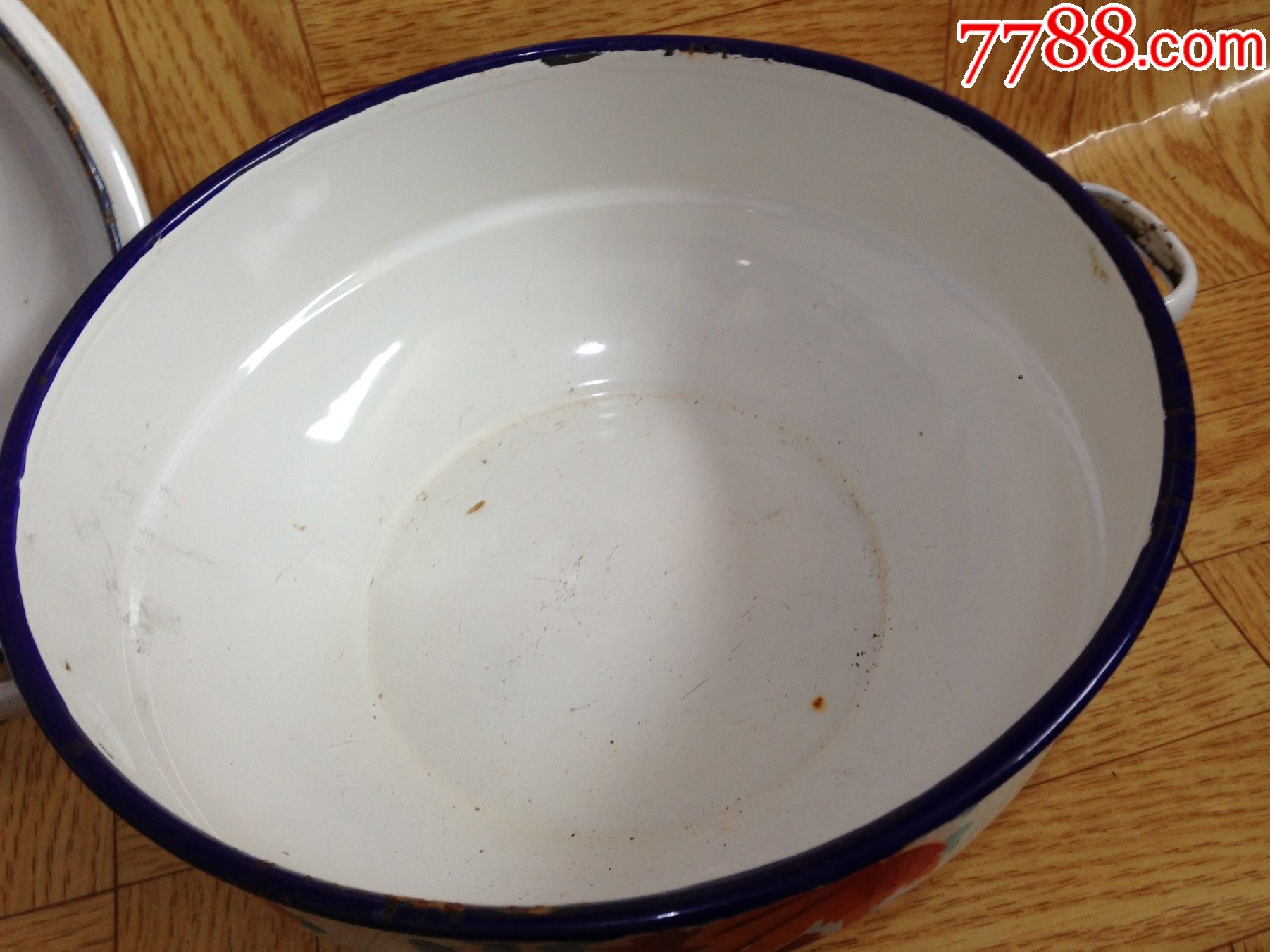 80年代搪瓷盆带盖合拍直径255厘米