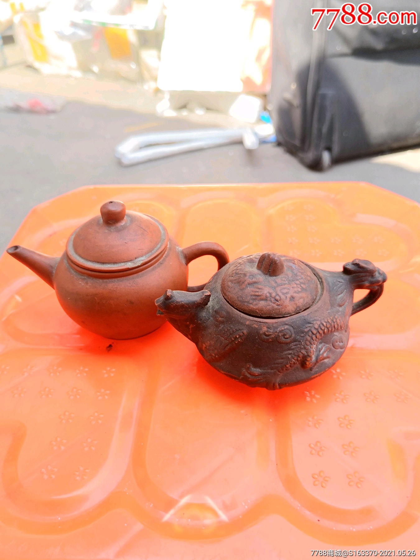 旧紫砂壶两把品相如图