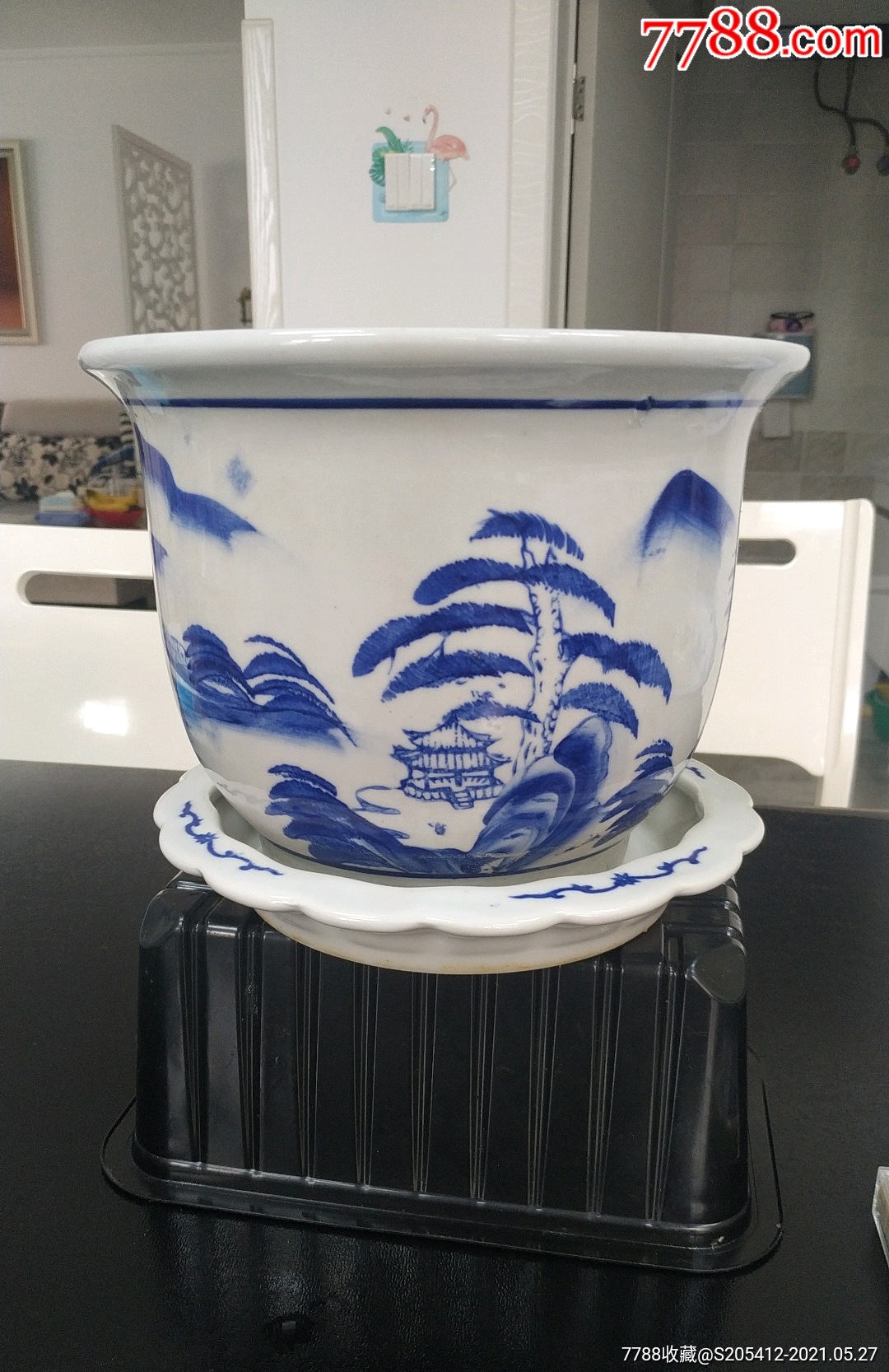 圆形山水青花花盆