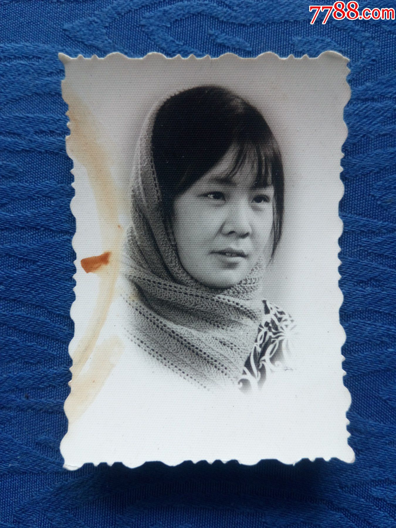 7-80年代经典黑白艺术老照片戴围巾的姑娘淳朴善良静美影像资料记录