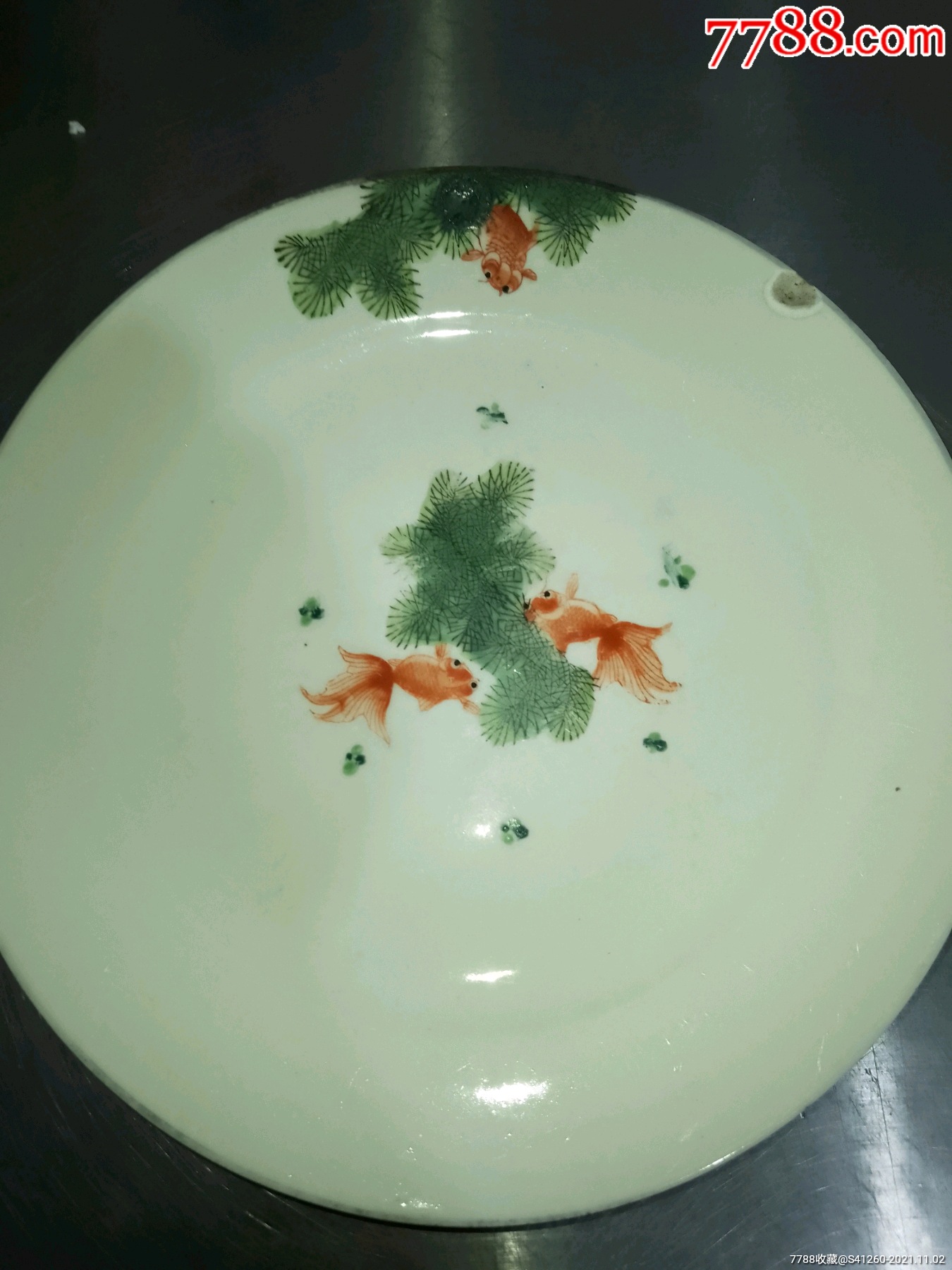 五十年代景德镇红旗瓷厂手绘金鱼大盘_价格180元_第1张