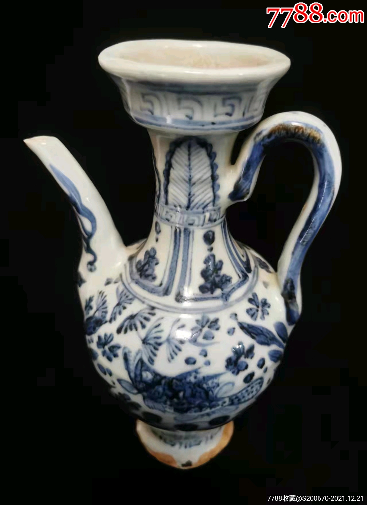 元代元青花鱼藻纹执壶