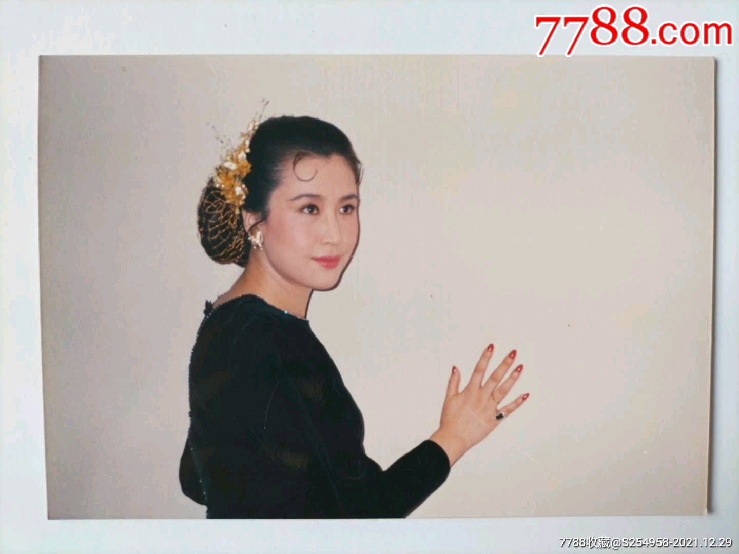 90版电视剧封神榜演员卢玲(饰演纣王妻子姜皇后)照片一张