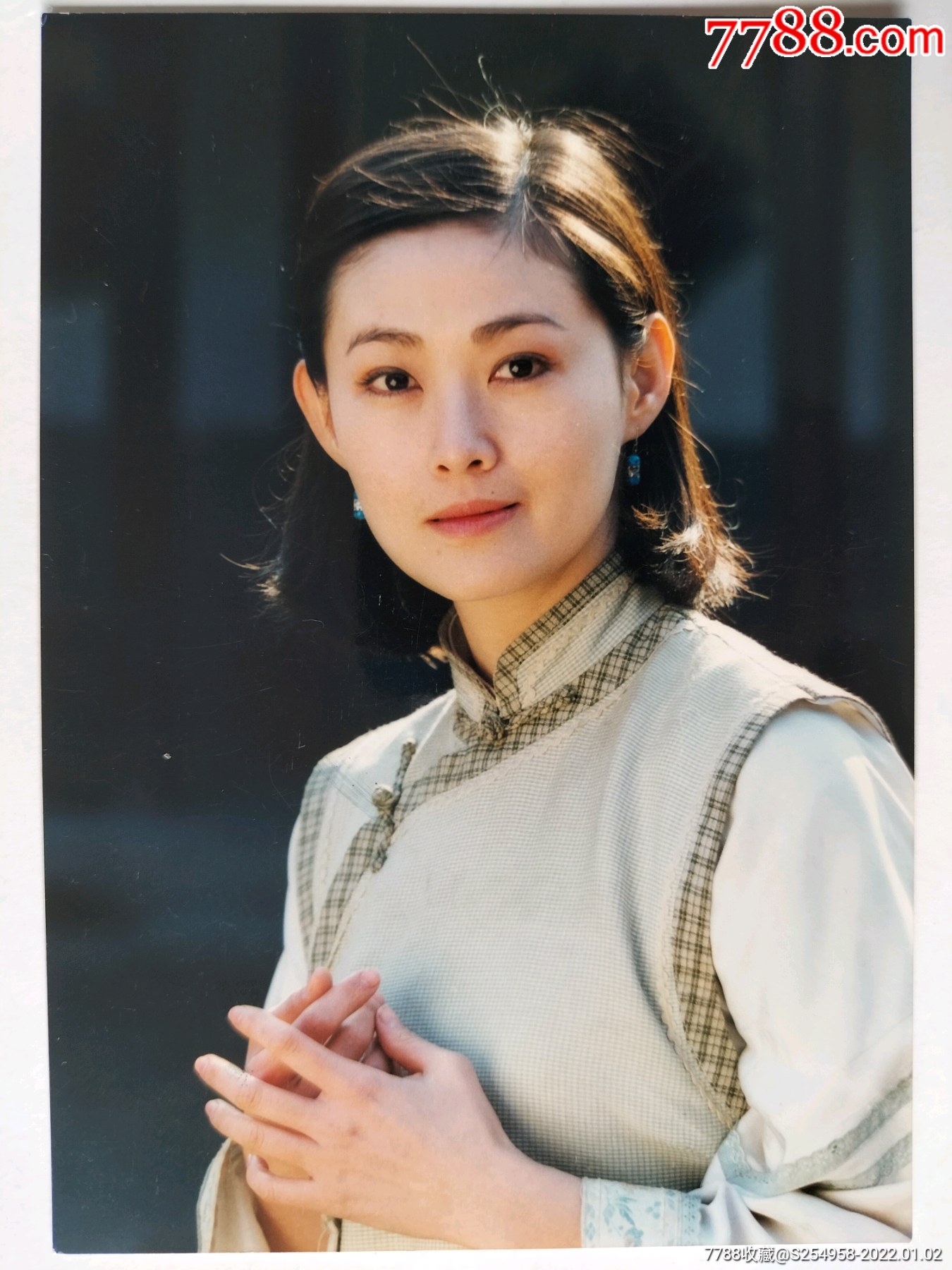1998年央视版电视剧水浒传潘金莲扮演者王思懿照片一张