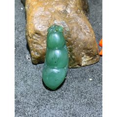 天然和田玉碧玉雕刻四季豆一個(gè)，