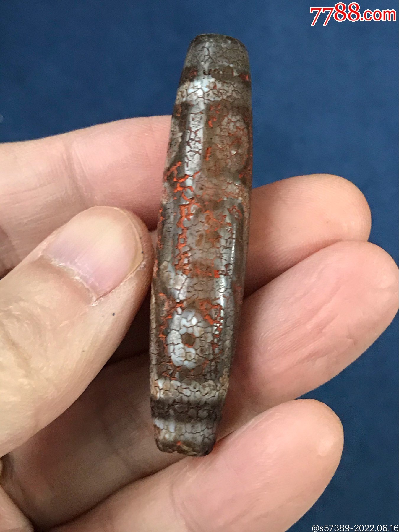 藏传千年爆老九眼朱砂供天珠