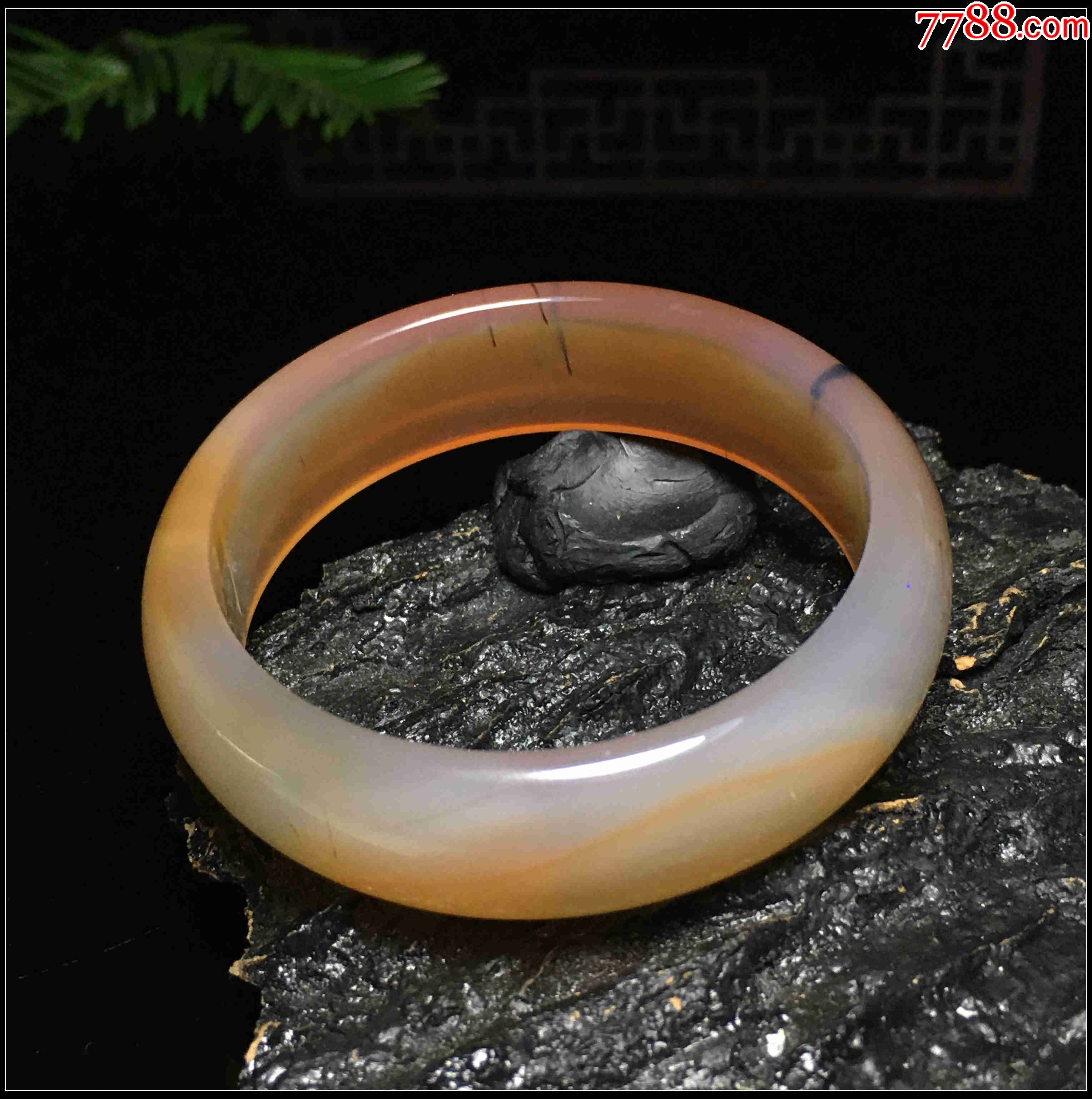 f83俏色玛瑙玉手镯_价格8元_第1张