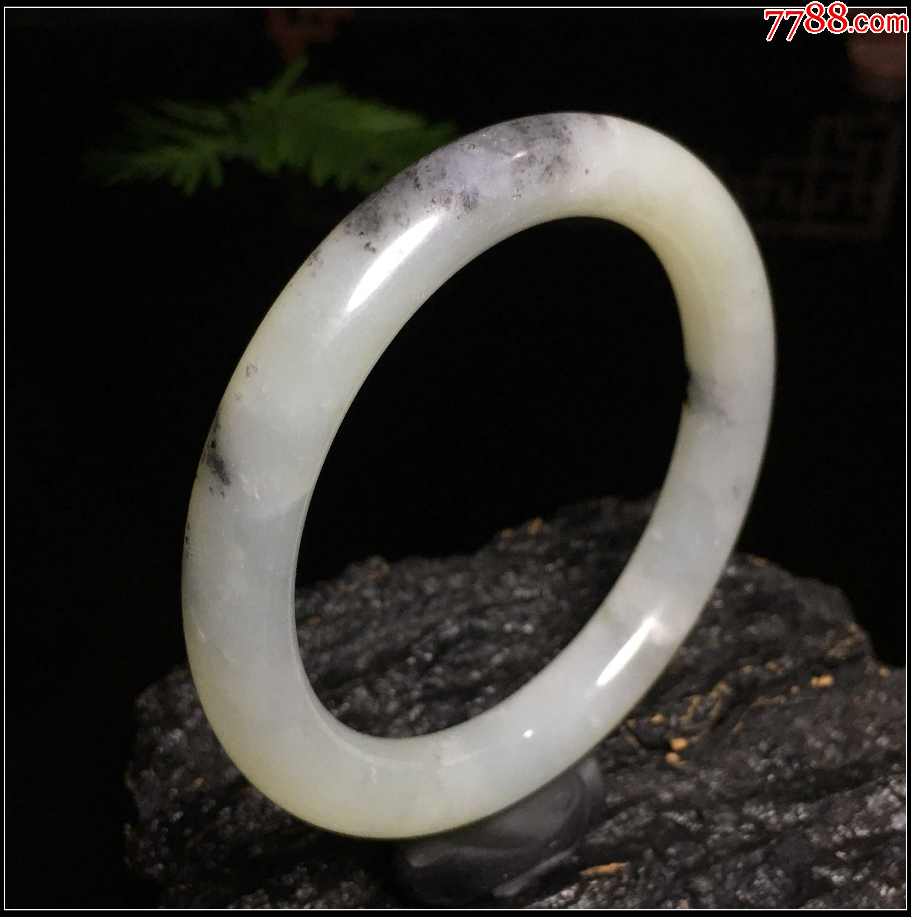 水墨岫玉圆条手镯_价格8元_第1张