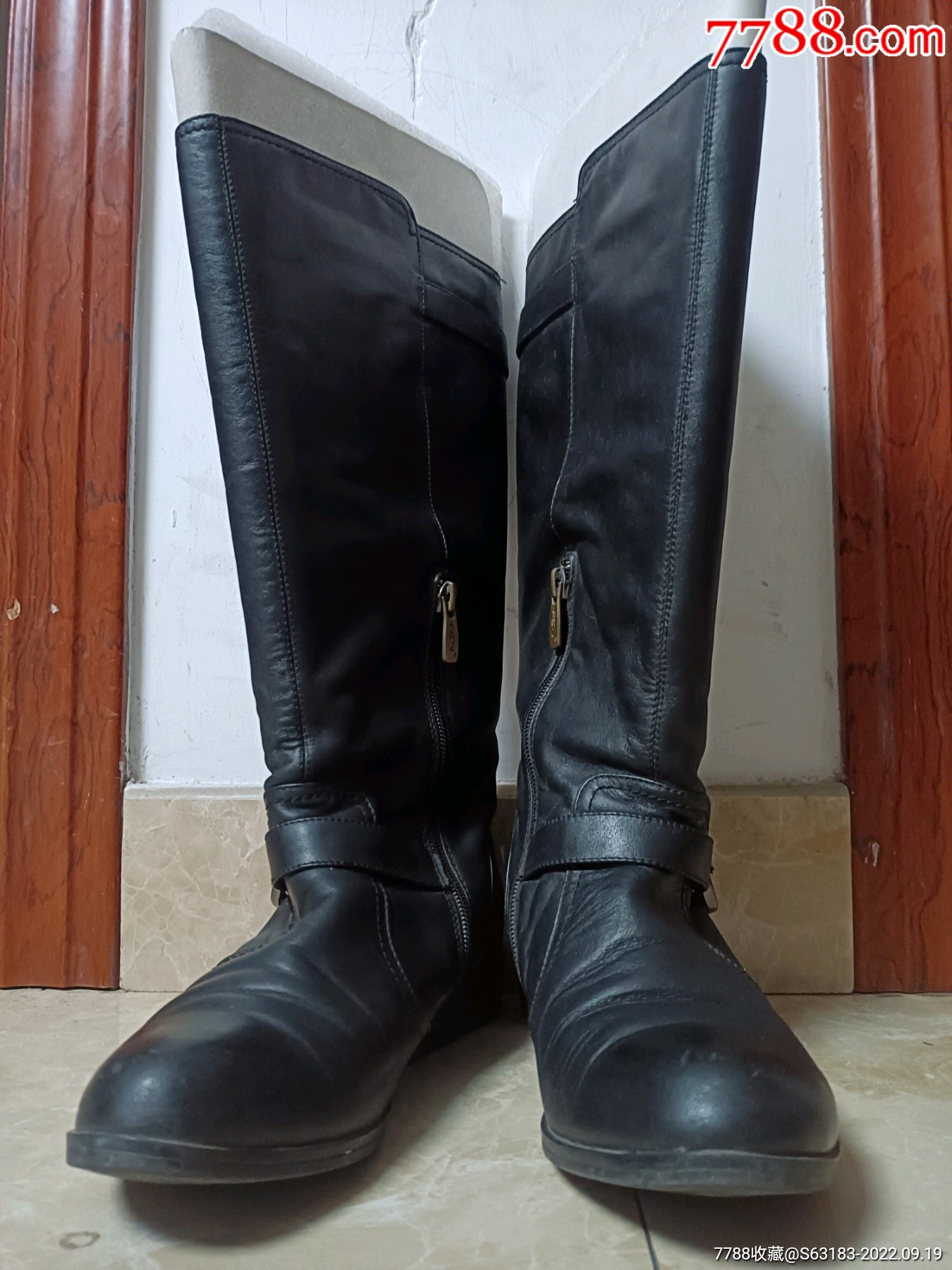 九十年代一双女式全羊皮内绒长筒靴(保养的不错)真皮无新旧.