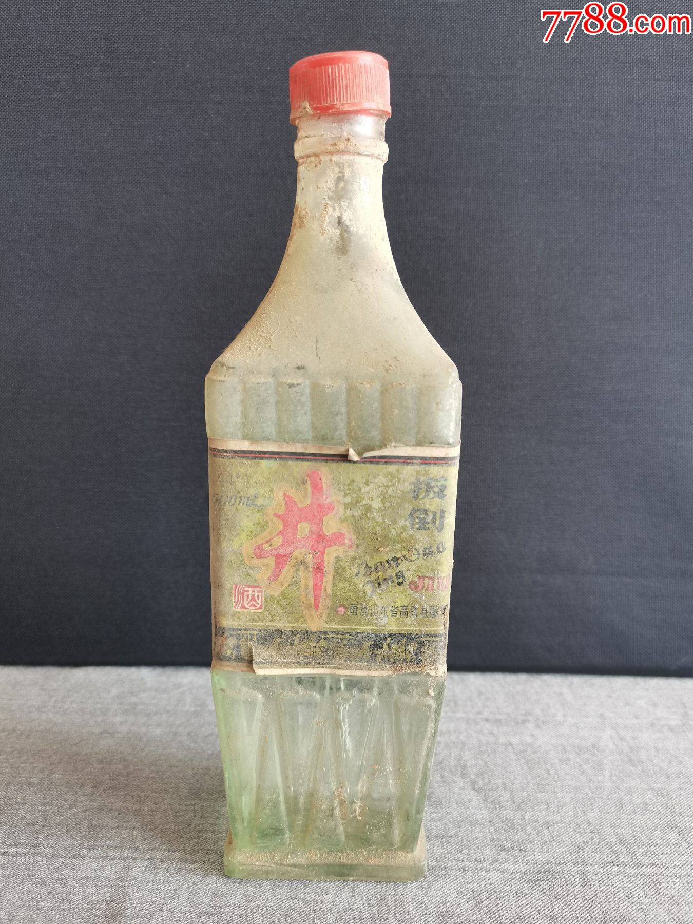 g3328老酒瓶山东高青县扳倒井1980年代老酒瓶,老酒标