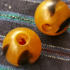 舊藏羊角珠子_