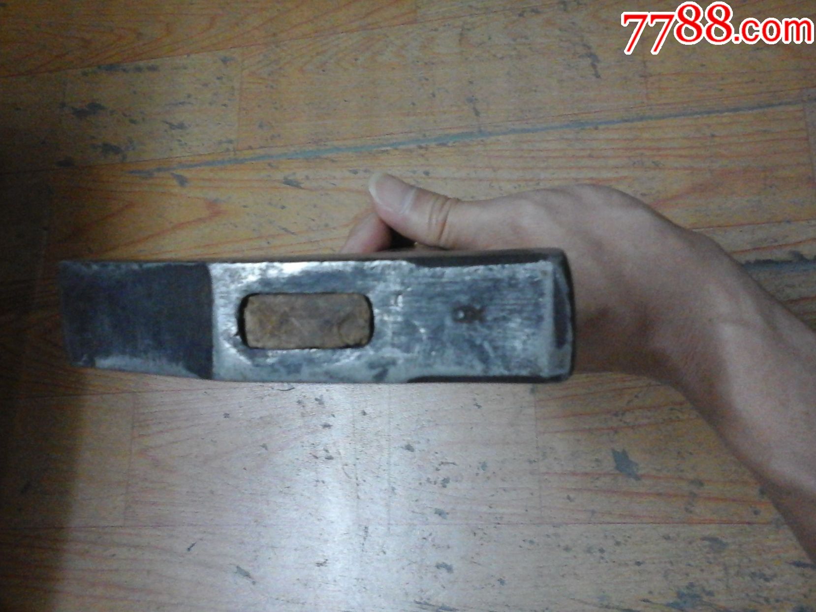 伪满时期的老锤子一把,榉木把手带标记,满铁老锤子一个.