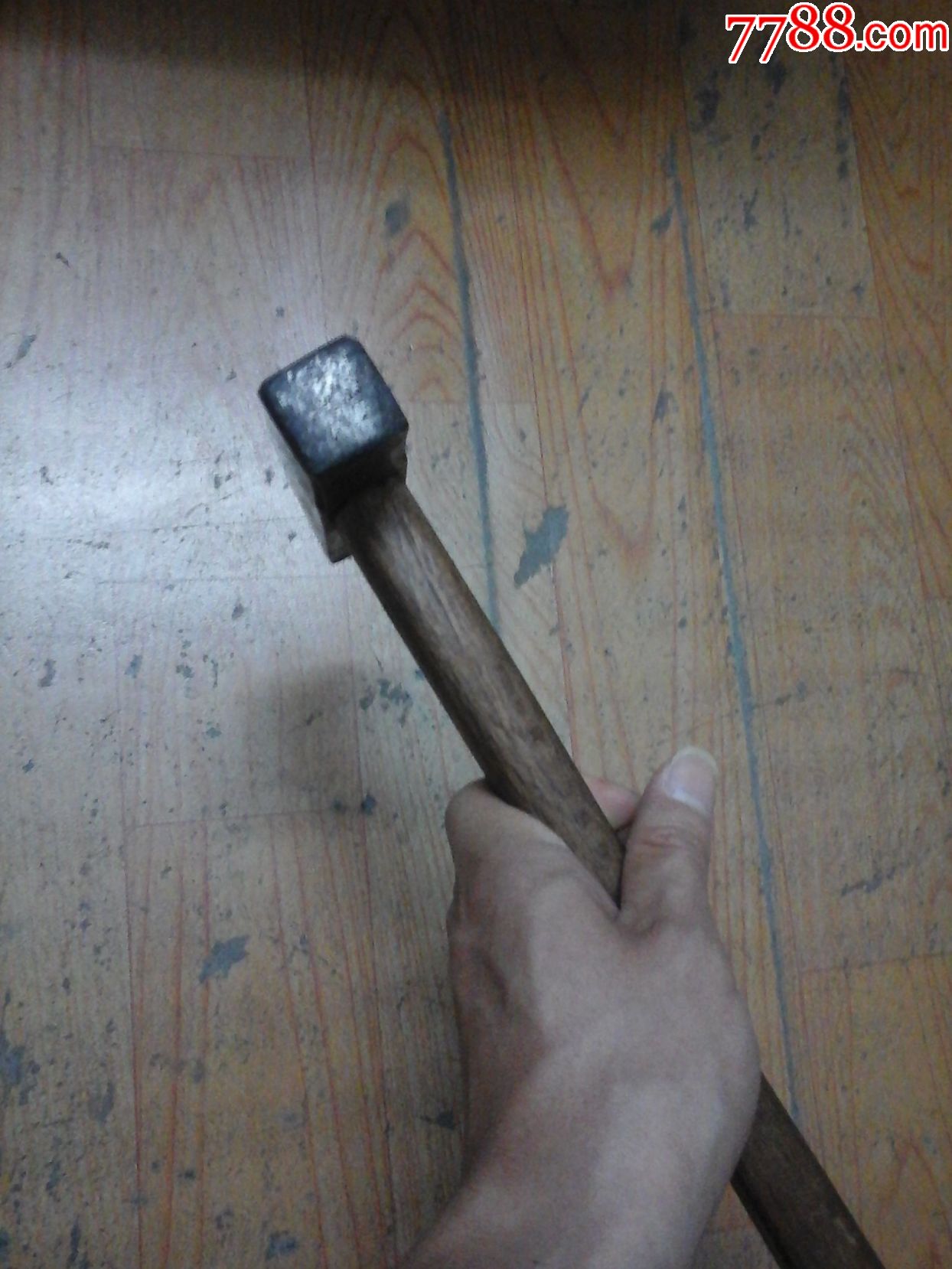 伪满时期的老锤子一把,榉木把手带标记,满铁老锤子一个.