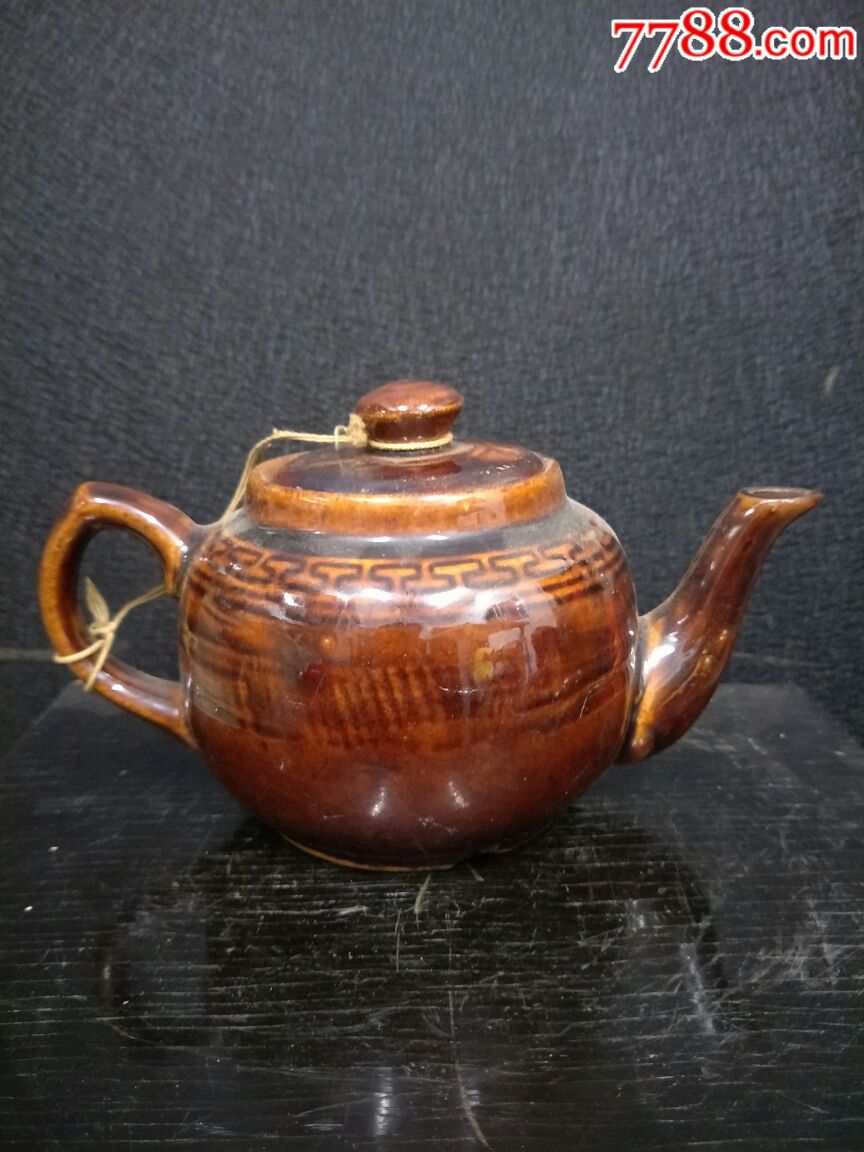 民国紫金酱釉茶壶一把!
