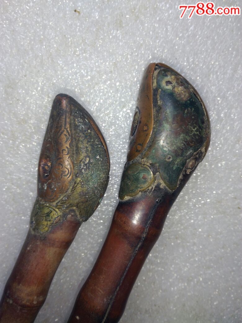 竹包铜烟杆,牛角烟丝盒,两根一起