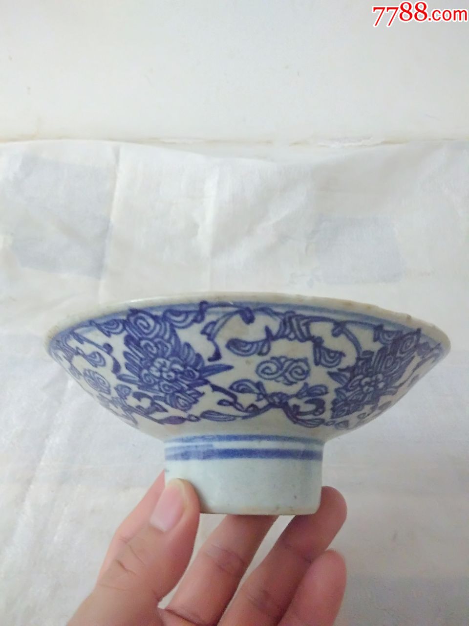 1745清缠枝莲纹青花高脚碗