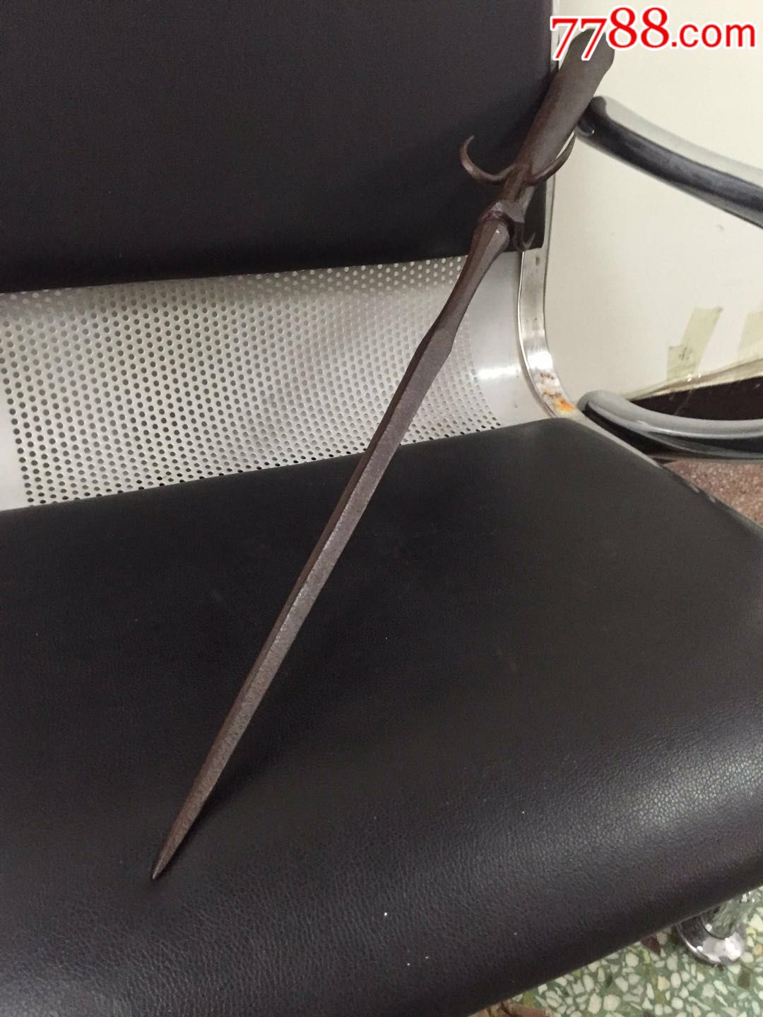 清代异形椎65厘米,规矩超长带三个倒钩_铁兵器_立行收藏【7788收藏