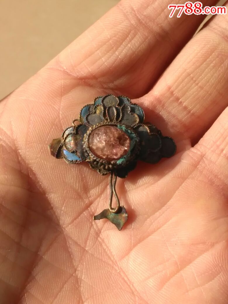 清代带宝石的银帽花