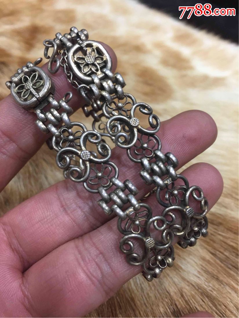 清代银手链一对