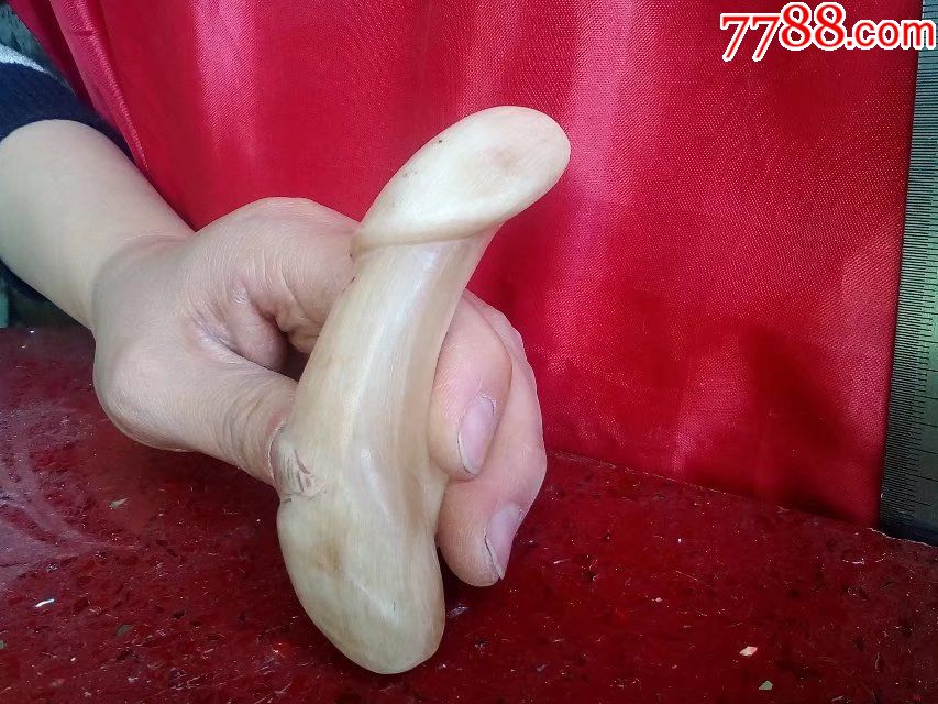 保证真角雕刻一个男人的鸟,保证纯手工雕刻,辟邪挂件手把玩件