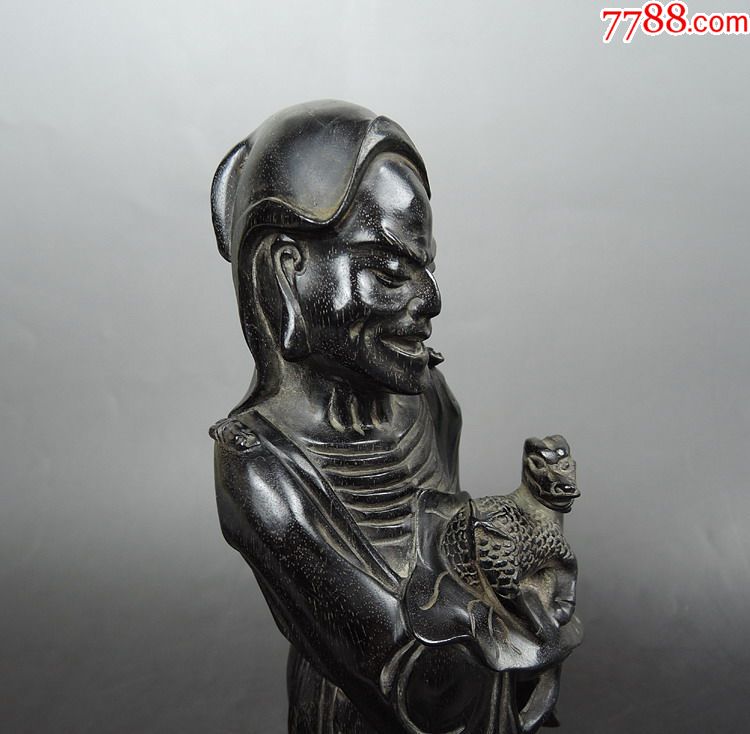 紫檀木罗汉抱麒麟摆件