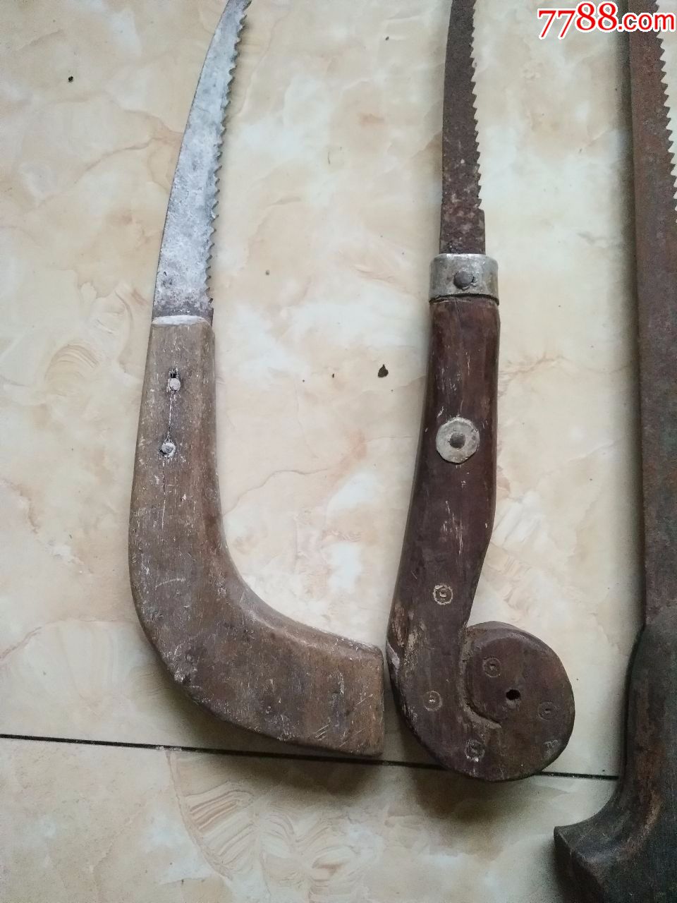 三把老木工锯